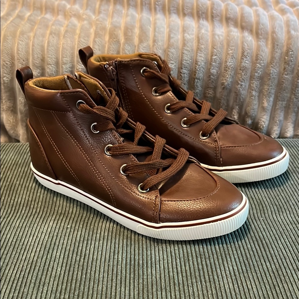 Cat and Jack Kids Size 3 High Top Sneakers
